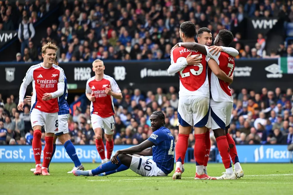 Arsenal hammer 10-man Ipswich to delay Liverpool’s title party – 5 talking points
