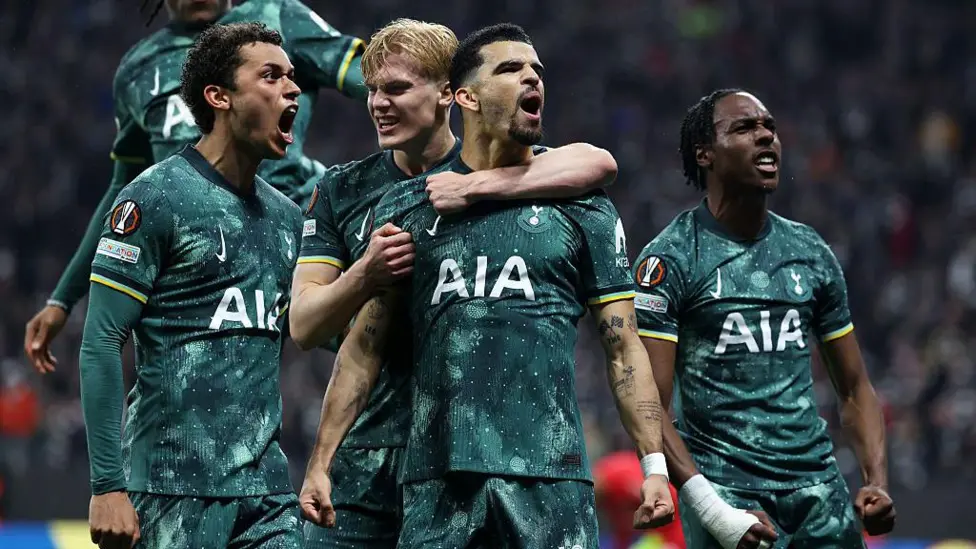Solanke penalty sends Spurs to Europa League semi-finals