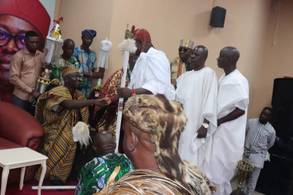 Royal tension? Alaafin of Oyo refuses to rise for Ooni of Ife at First Lady’s event