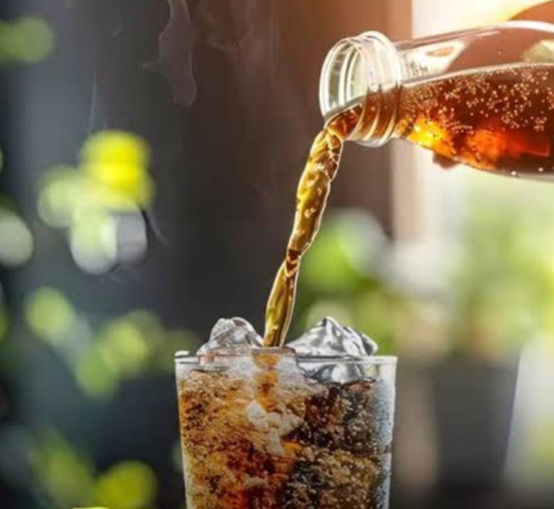 ‘Drink one can of soft drink, cut your lifespan by 12 mins’ – 30-year study reveals
