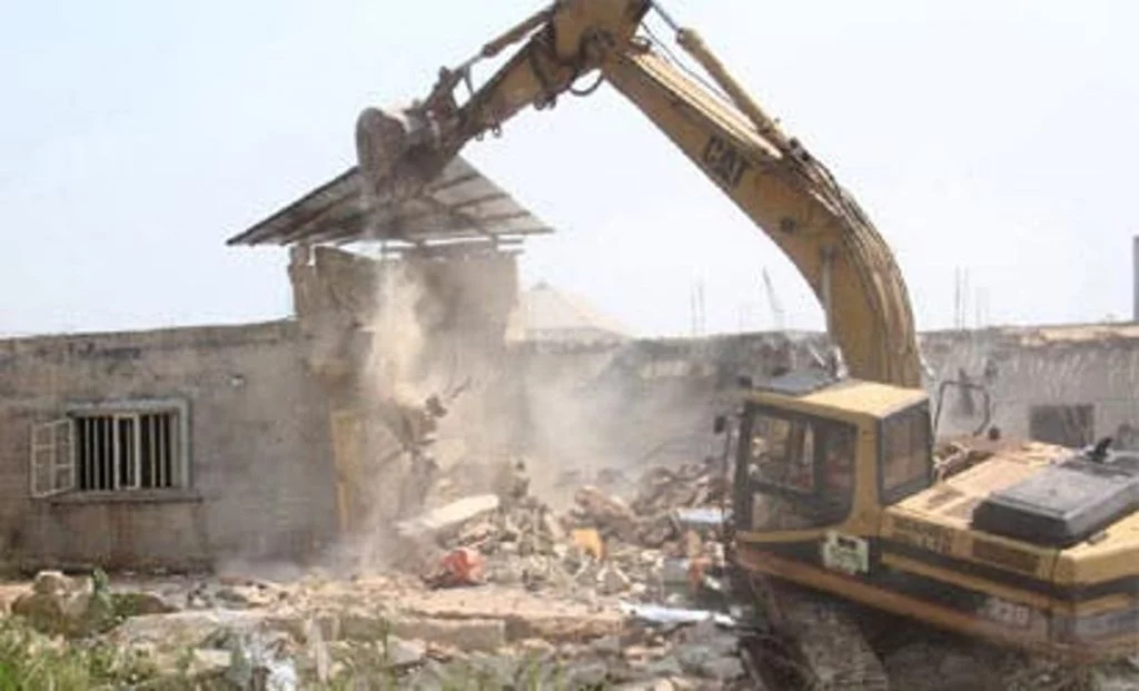Edo govt pulls down building over alleged kidnapping and organ harvesting