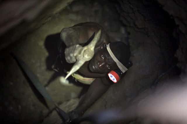 Nigeria’s illegal gold trade – elites and bandits working together