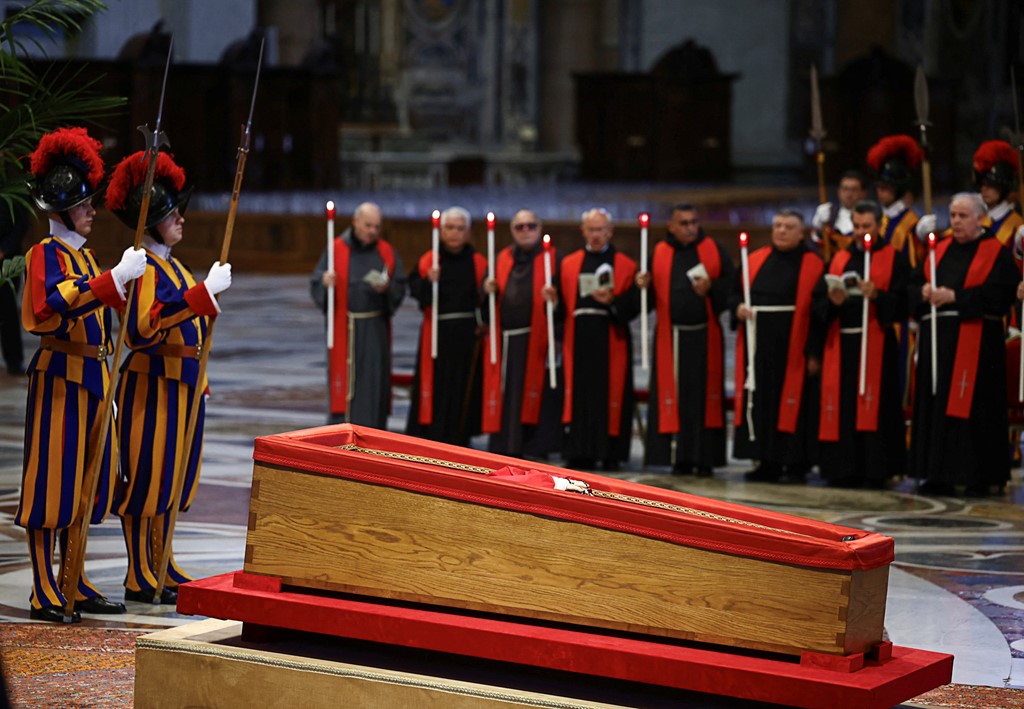 Pope Francis’ mortal remains lies in state at St. Peter’s Basilica for three-day public viewing