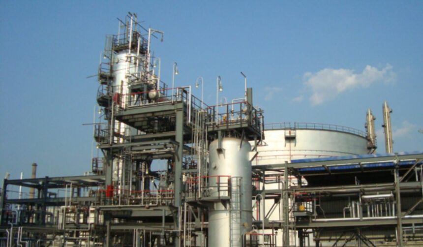 Economist warns Nigeria’s economy at risk if oil prices plunge