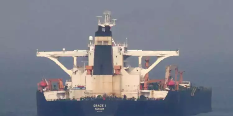 Trump warns of sanctions for countries importing Iranian oil