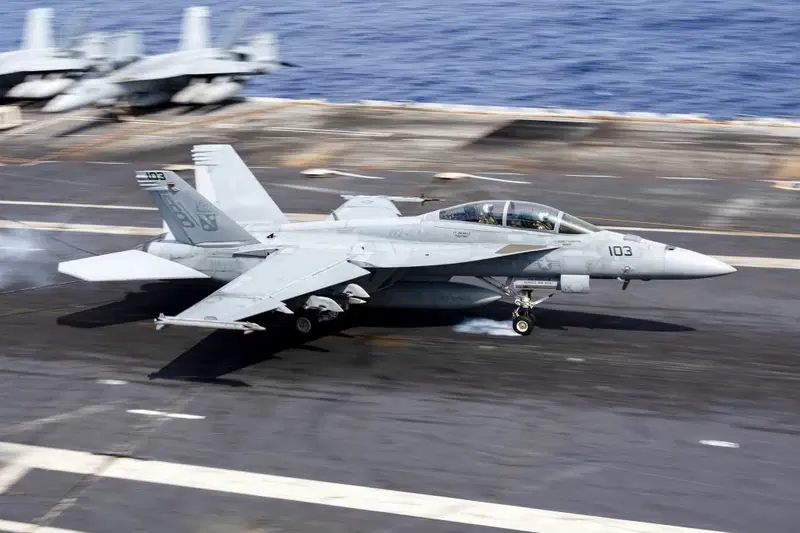 Another US fighter jet plunges from aircraft carrier into Red Sea