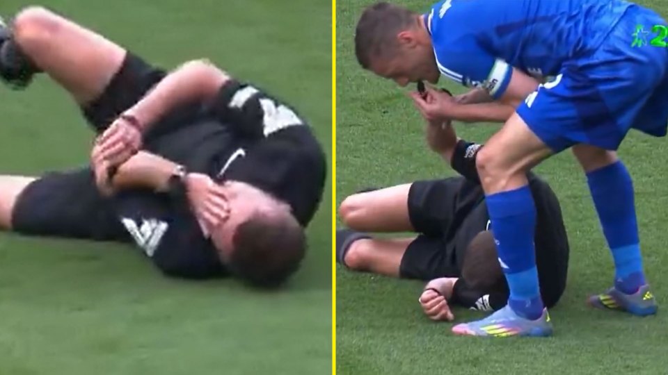 Jamie Vardy stops play…