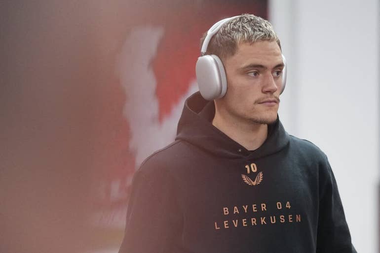 Liverpool begin transfer talks with Leverkusen over Florian Wirtz