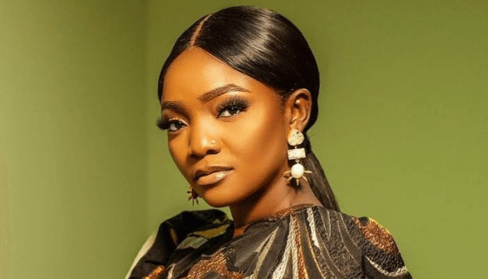 Simi reveals her emotional struggles