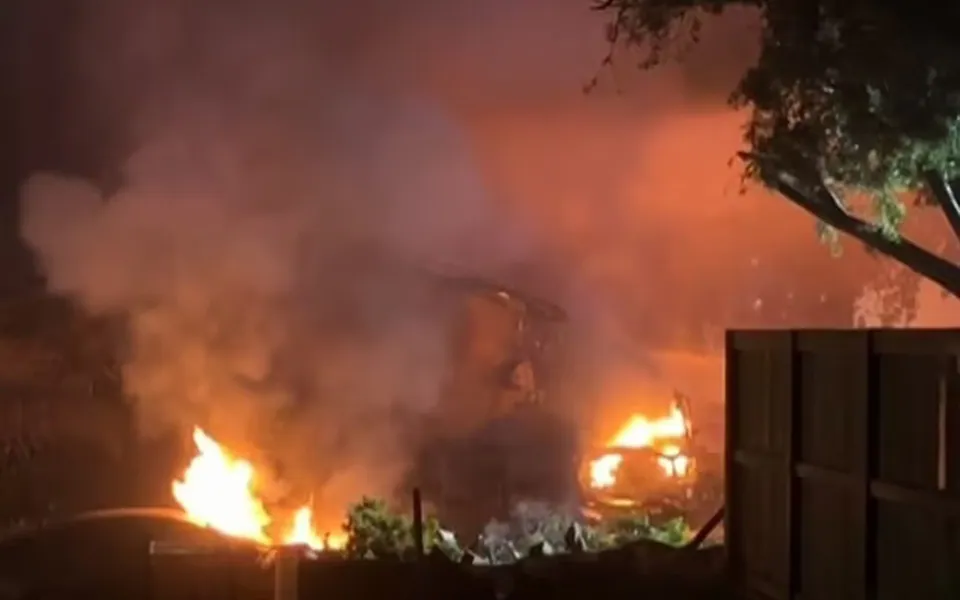 Plane crash in San Diego ignites fire in 15 homes