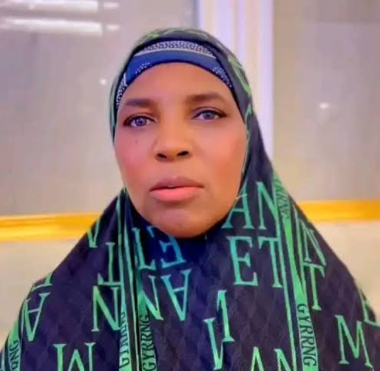 Nigerian pilgrim returns ,000 found in Makkah mosque, earns praise