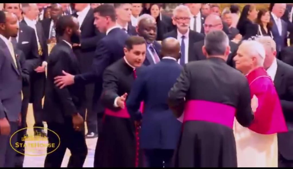 VIDEO: Vatican security bars Seyi Tinubu during president’s meeting with Pope
