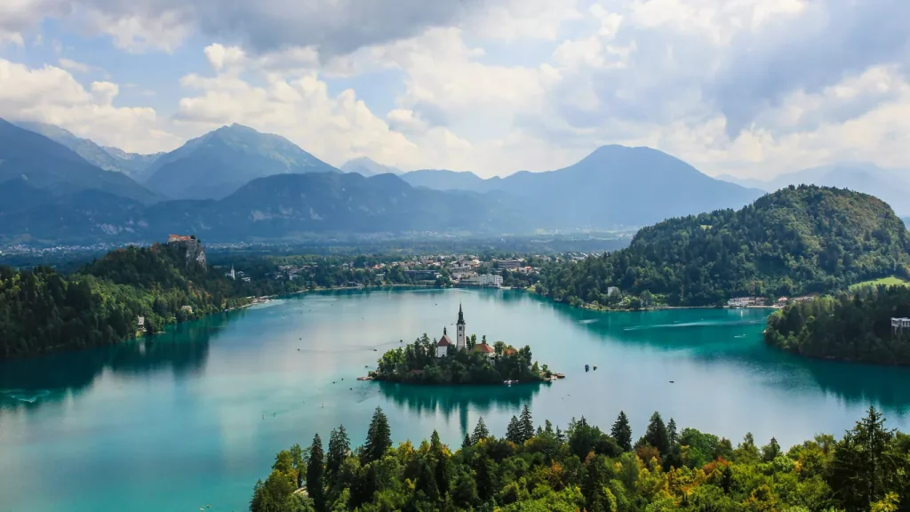 Slovenia introduces digital nomad visa: who qualifies and how to apply