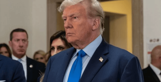 Trump wages war on WSJ and Fox News