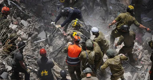 Iran fires fresh missile barrage at Israel amid escalating conflict