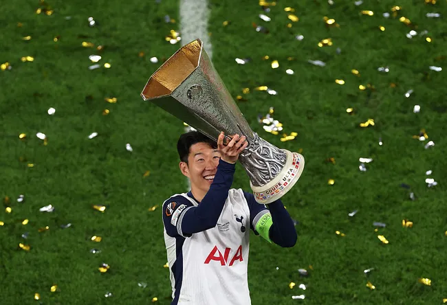 Tottenham shirts from Europa League final up for auction, Son’s leads at over £20,000