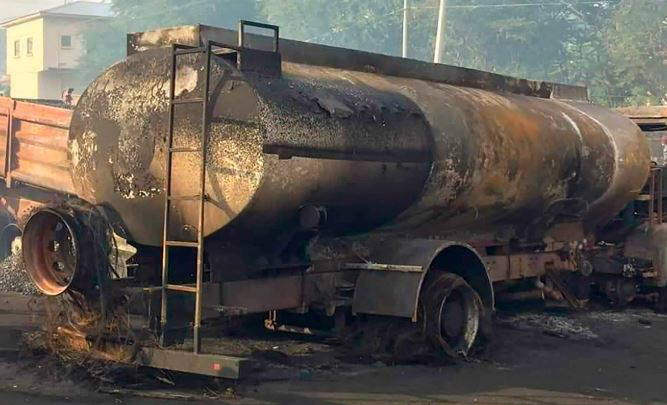 Niger conducts mass burial for 39 tanker fire victims, donates ₦10m to survivors