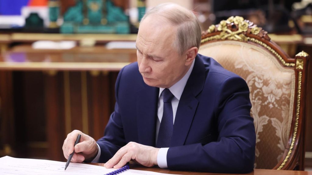 Putin signs new law banning online searches for ‘extremist’ content