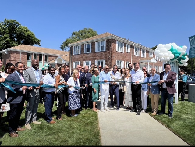 First-of-its-kind Alzheimer’s center opens on Long Island