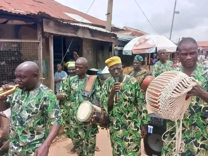Cultural performers relocate to Ladoja’s residence and family compound