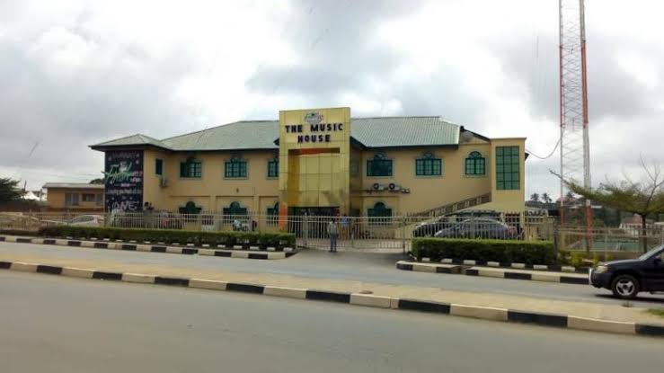 Fire engulfs Yinka Ayefele’s Fresh 105.9 FM building