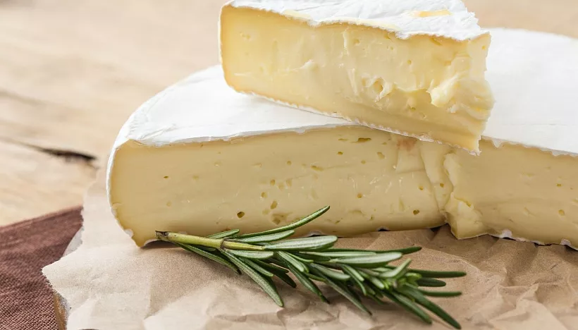 France orders recall of soft cheeses over suspected listeriosis deaths