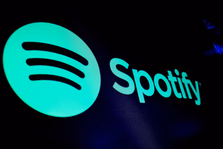 Spotify brings back chat feature for free and premium users