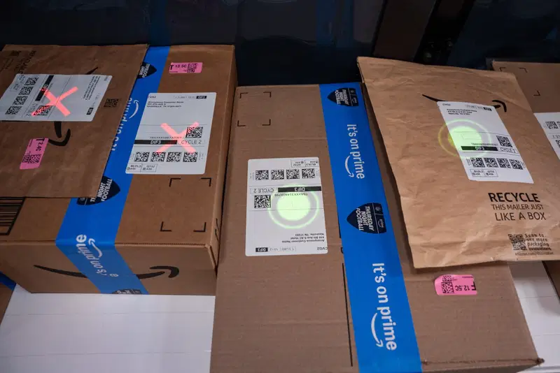 US scraps tariff waiver for small international packages