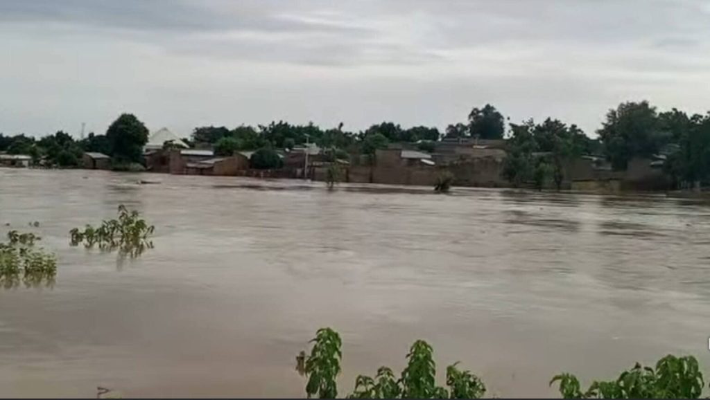 Federal Government alerts nine northern states, 15 communities on impending floods