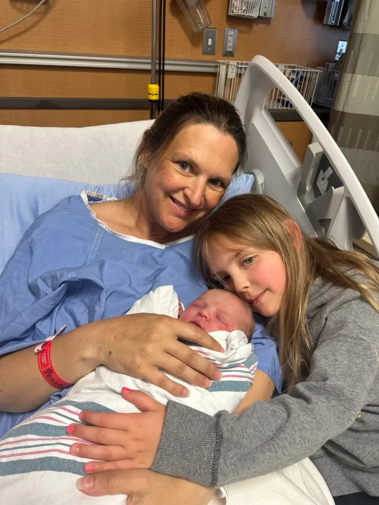 Mum who didn’t know she was pregnant delivers baby in hotel bathroom