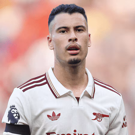 Arsenal and Liverpool confirm starting lineups for big clash