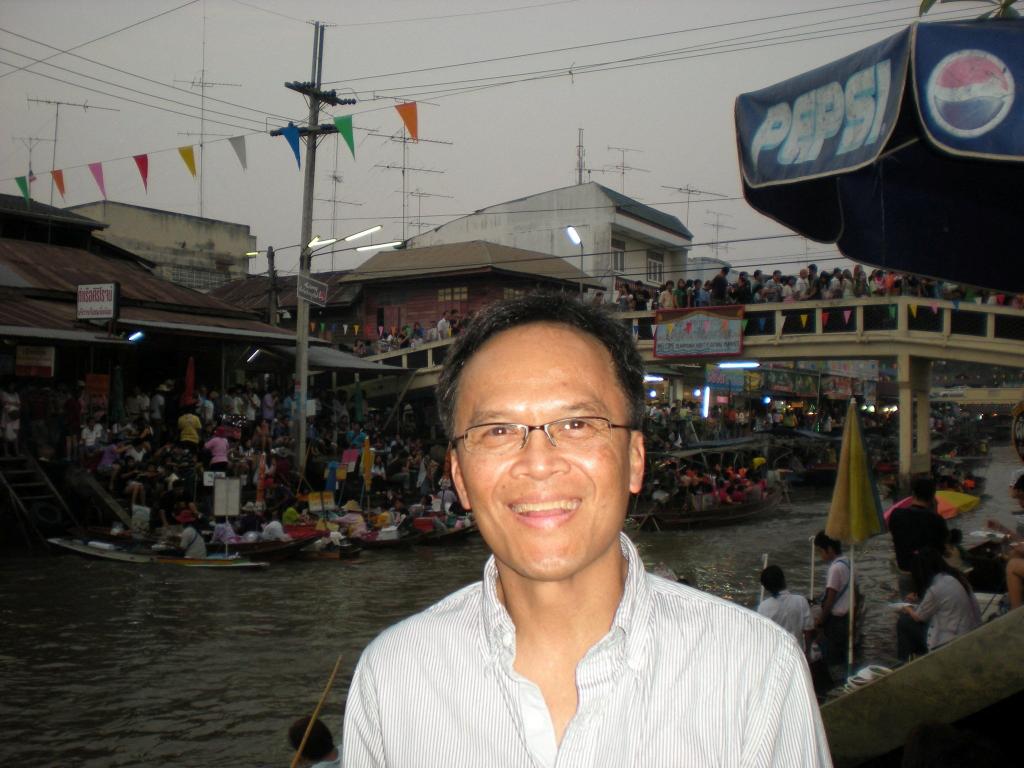 Man dies while trying to meet AI chatbot he thought was girlfriend