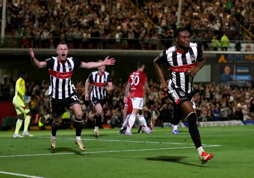 Grimsby Town stun Manchester United 12-11 on penalties