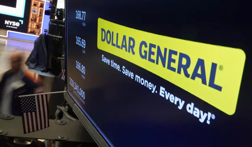 Customer, dog attacked as bear enters New Jersey store twice