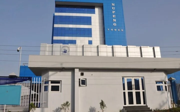 NUPENG: Nigerians should beware of Dangote refinery’s free petrol offer NUPENG: Nigerians should beware of Dangote refinery’s free petrol offer