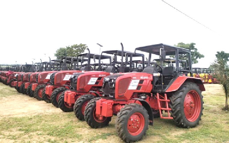 Farmers lament delay as FG’s 2,000 tractors remain Undistributed