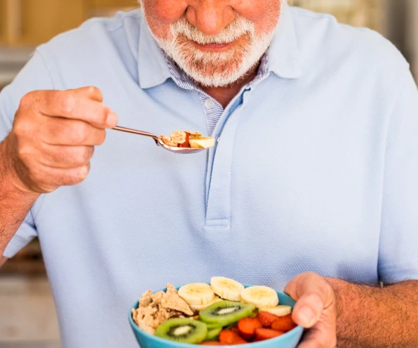 Eating breakfast later linked to depression and early death, study finds