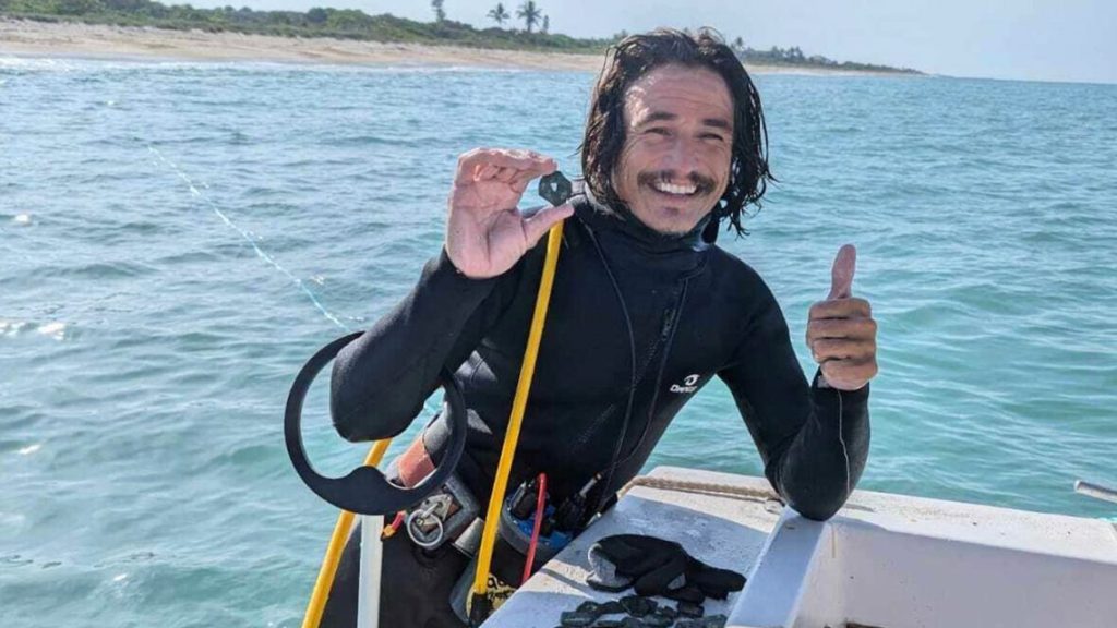 Divers uncover  million worth of gold and silver coins from 18th-century Florida shipwreck