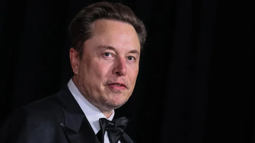 Elon Musk becomes first ever individual to reach 0 billion net worth