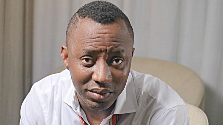 Abuja court in turmoil as police assault Sowore, disrupt proceedings