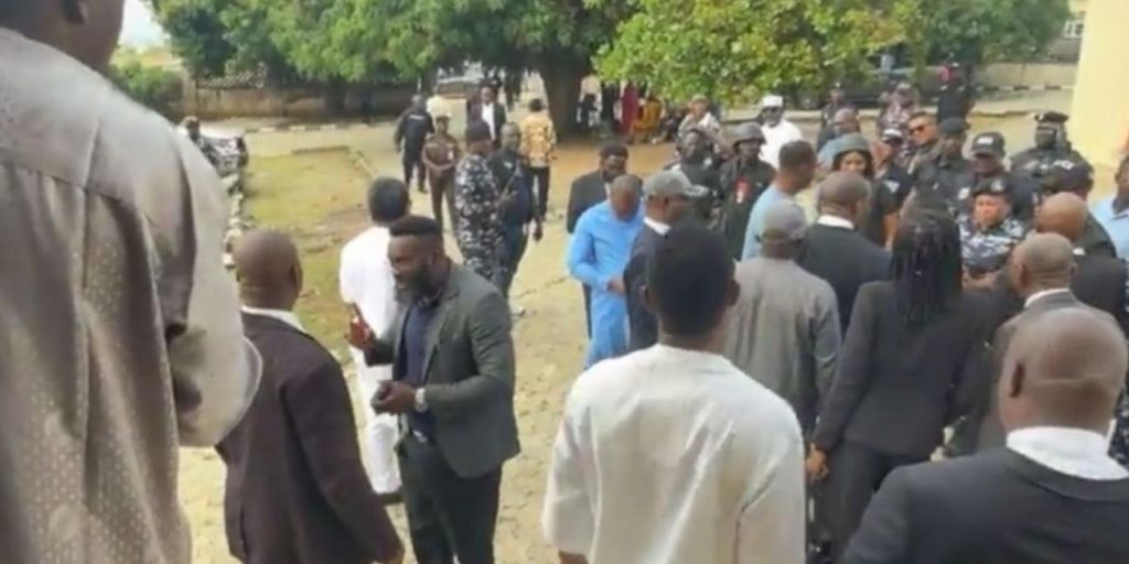 Police violently re-arrest Sowore outside court minutes after bail grant