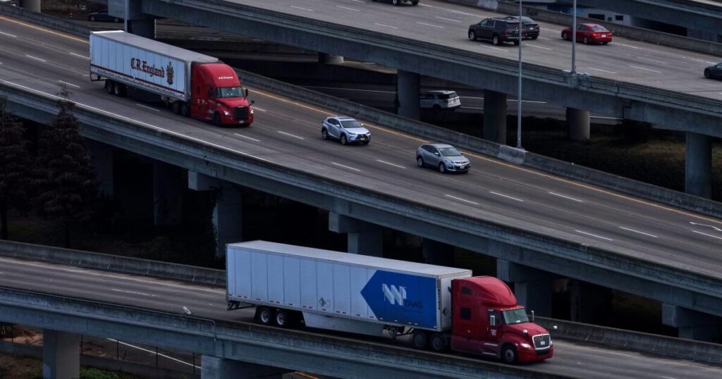 17,000 immigrant commercial drivers face license revocation in California