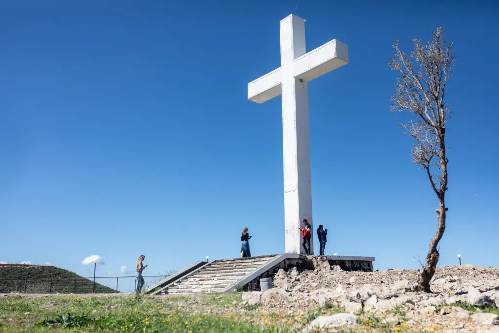 Pope Leo XIV debunks rumored Jesus sighting in France