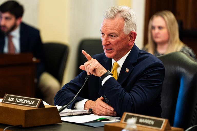 Republican lawmakers call for mass expulsion of American Muslims…