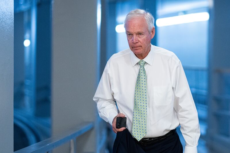 MAGA Senator endorses toxic bleach-like chemical as cancer treatment