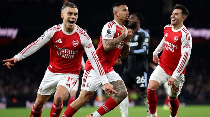 Arsenal defeat Villa 4-1 to tighten grip on Premier League lead Arsenal defeat Villa 4-1 to tighten grip on Premier League lead