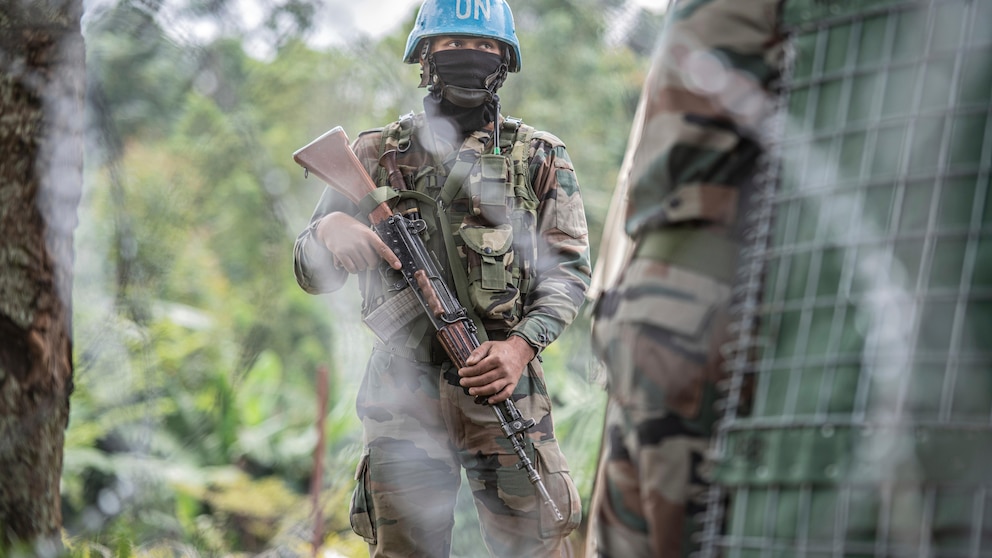 UN urges Rwanda to withdraw forces from eastern Congo, extends peacekeeping mission for a year
