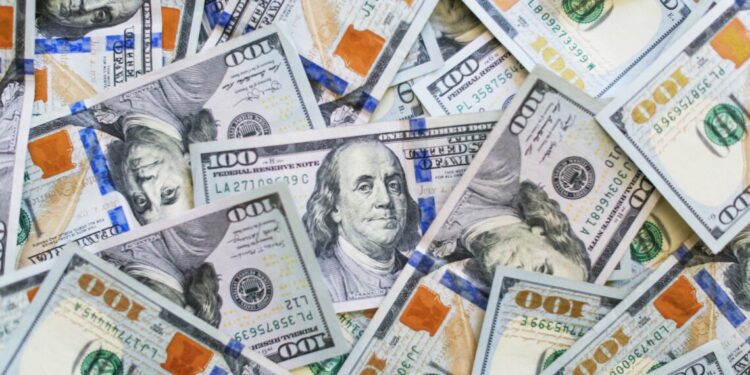 Dollar inflows into Nigeria’s FX market fall 21% as foreign investors pull back