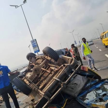 One dead, four injured in Third Mainland Bridge crash