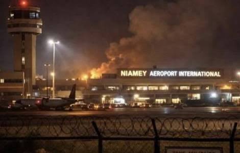 11 soldiers, two civilians killed in Niger airport attack 11 soldiers, two civilians killed in Niger airport attack